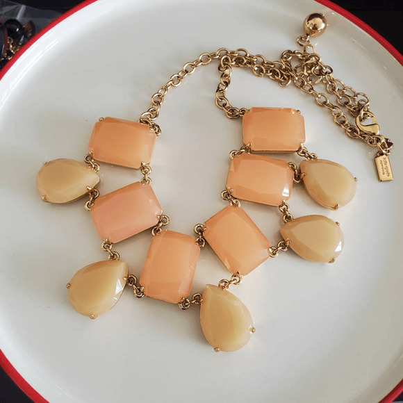 Kate Spade New York Branton Square‎ Peach and Beige Necklace Gold Plated Retired - Picture 4 of 7